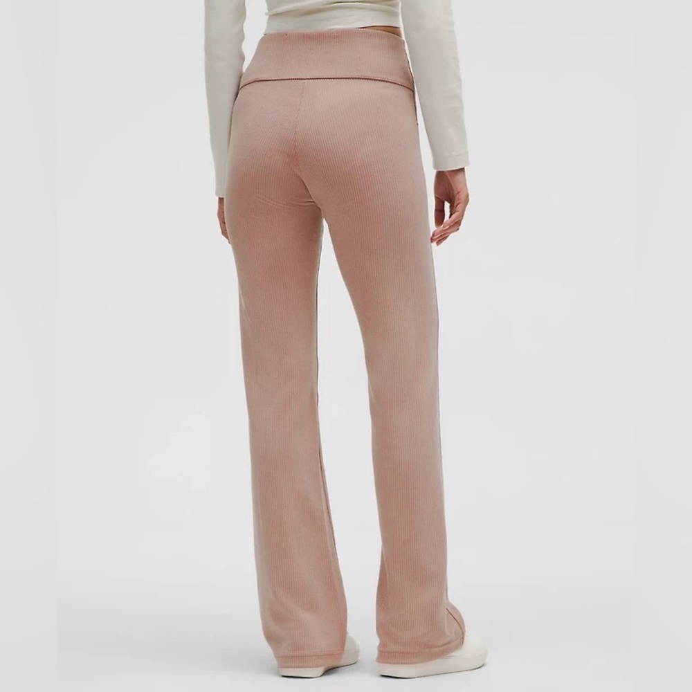 Lululemon Ribbed Softstreme Flared Pant *Regular Twilight Rose size 4